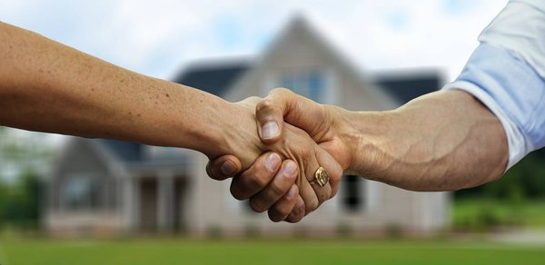 Quelles sont les alternatives aux agences immobilières pour vendre son bien ?