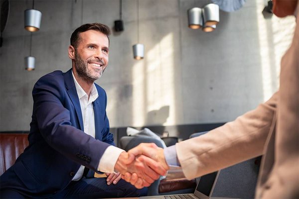 Recrutement d'agents immobiliers à Lyon : les salaires et les avantages offerts par les entreprises